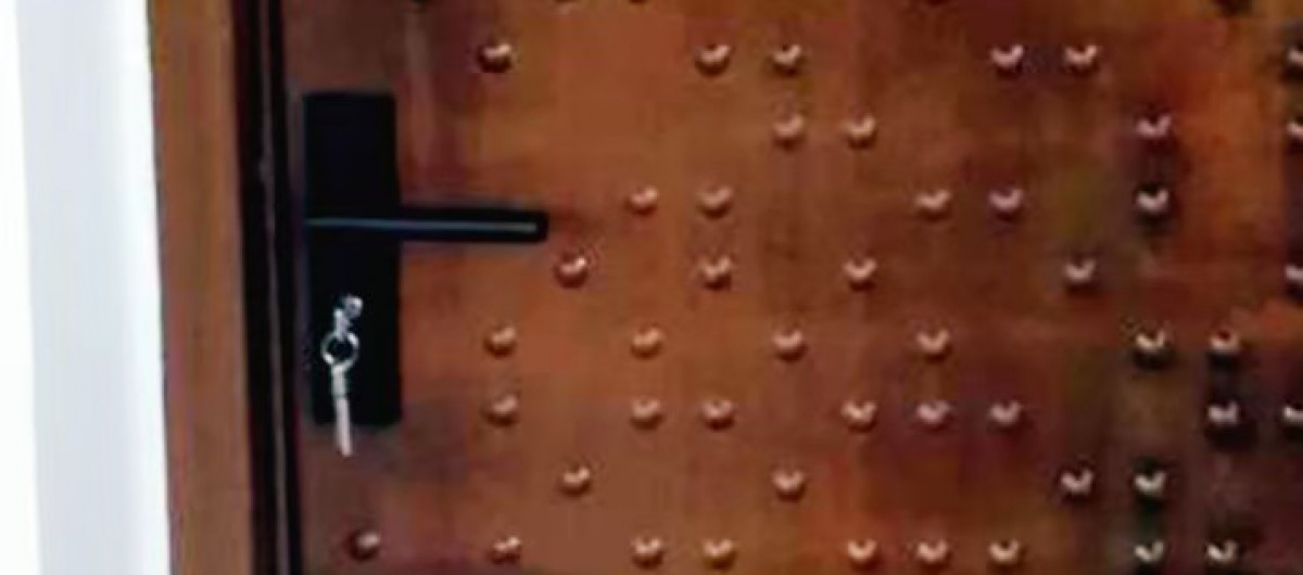 ประตูบ้านคุณกัญจนี